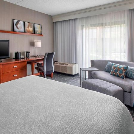 Courtyard Newark Liberty International Airport Hotel Buitenkant foto