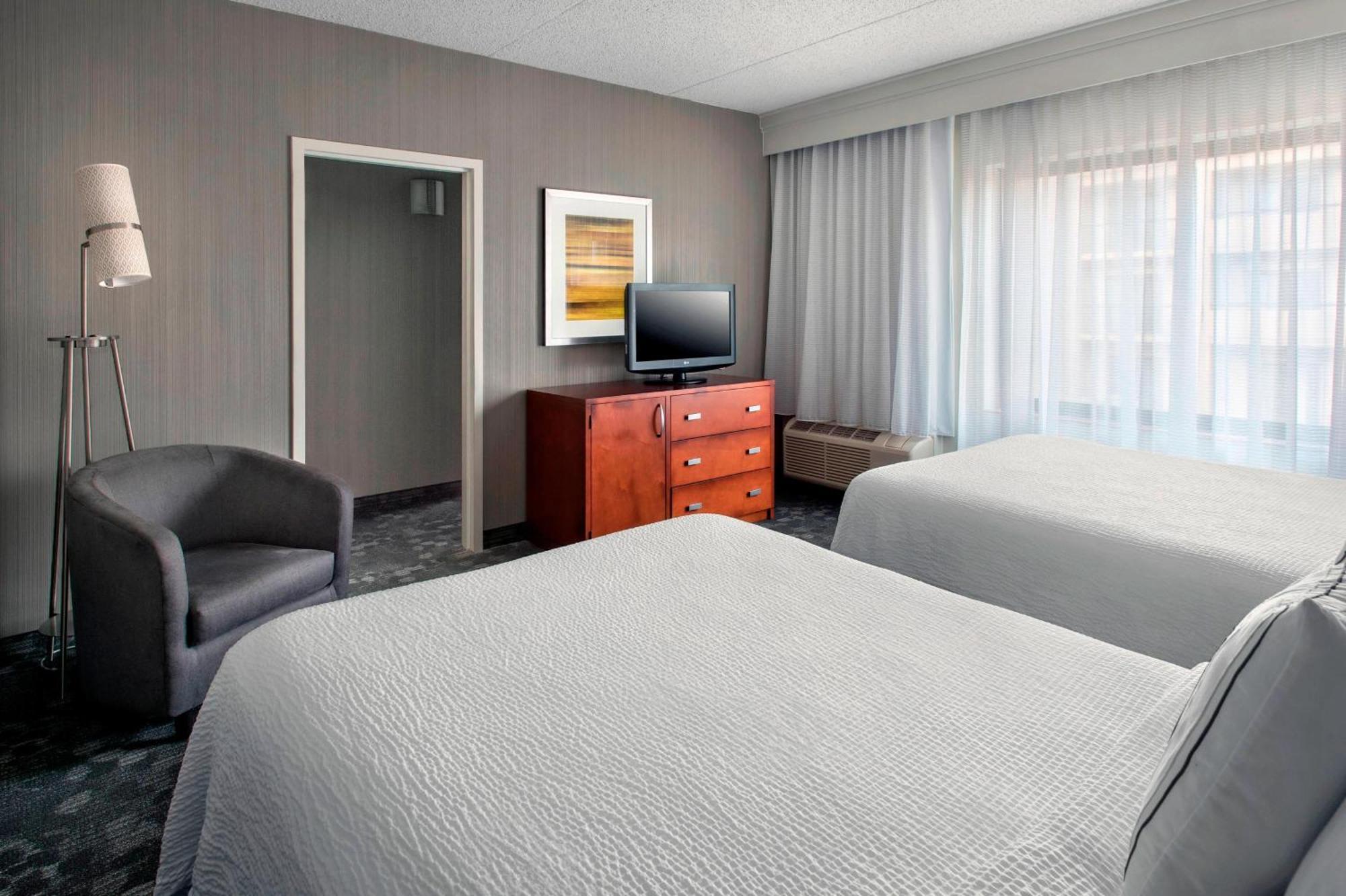 Courtyard Newark Liberty International Airport Hotel Buitenkant foto